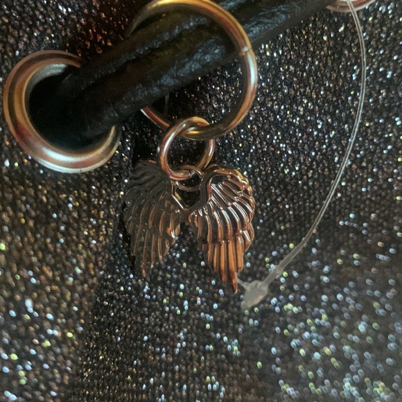 Victoria secret bag never used with wings pendent!!!!! - Picture 5 of 6